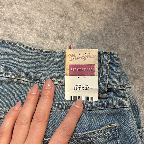 🤠 Wrangler Ladies’ NWT Straight-Leg Western Jeans – Light Wash Perfection! 🤠 - Picture 9 of 16